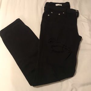 GAP black ripped up girlfriend jeans 🖤